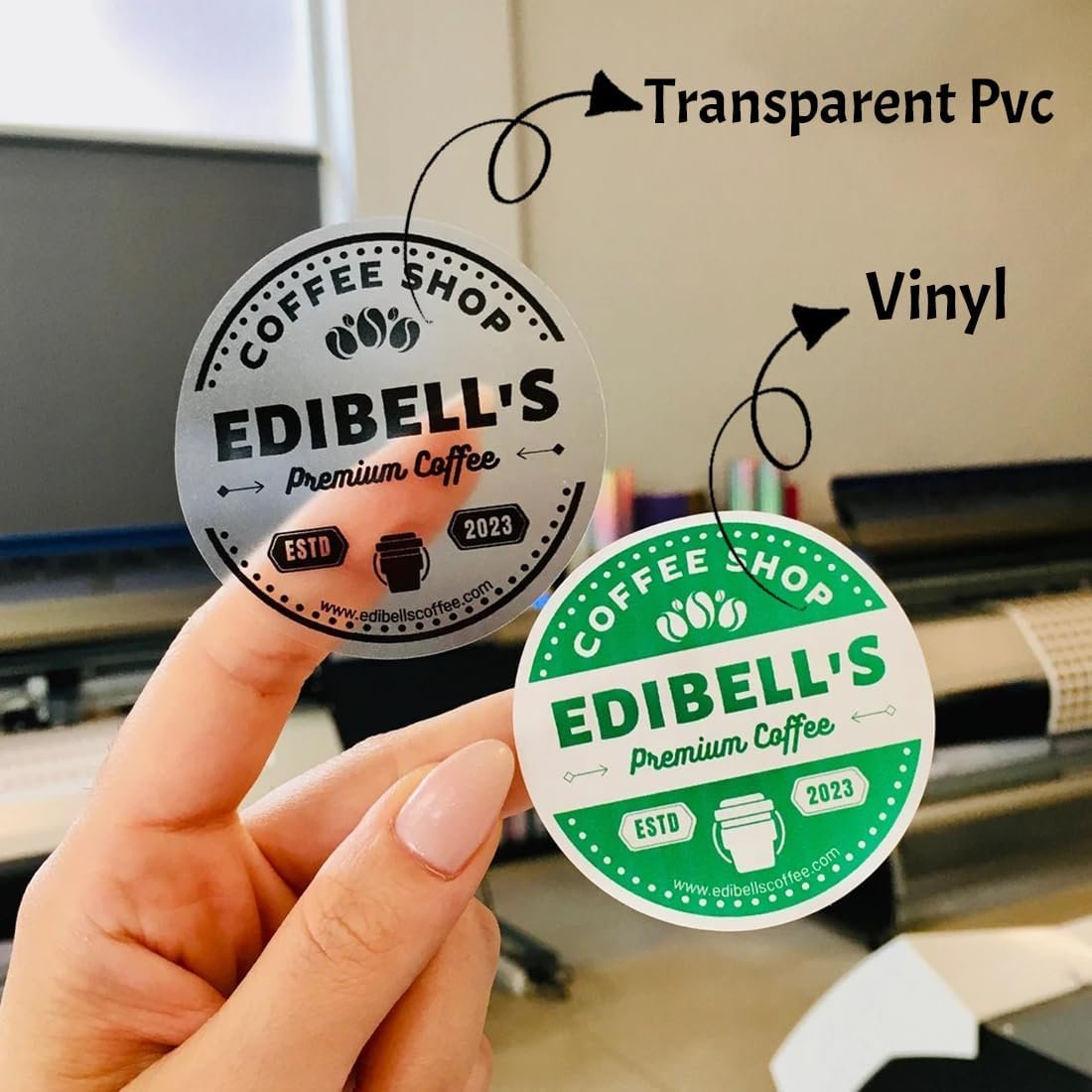 Großhandel 100-300 Stück individuelle klare Plastikbecher mit Aufklebern, 12oz personalisierte Kaffeebecher für Party, Hochzeit, Milkshake, Kaltgetränke, Smoothie, Kunststoff-Iced Coffee Becher mit flachen Deckeln, OEM Hersteller