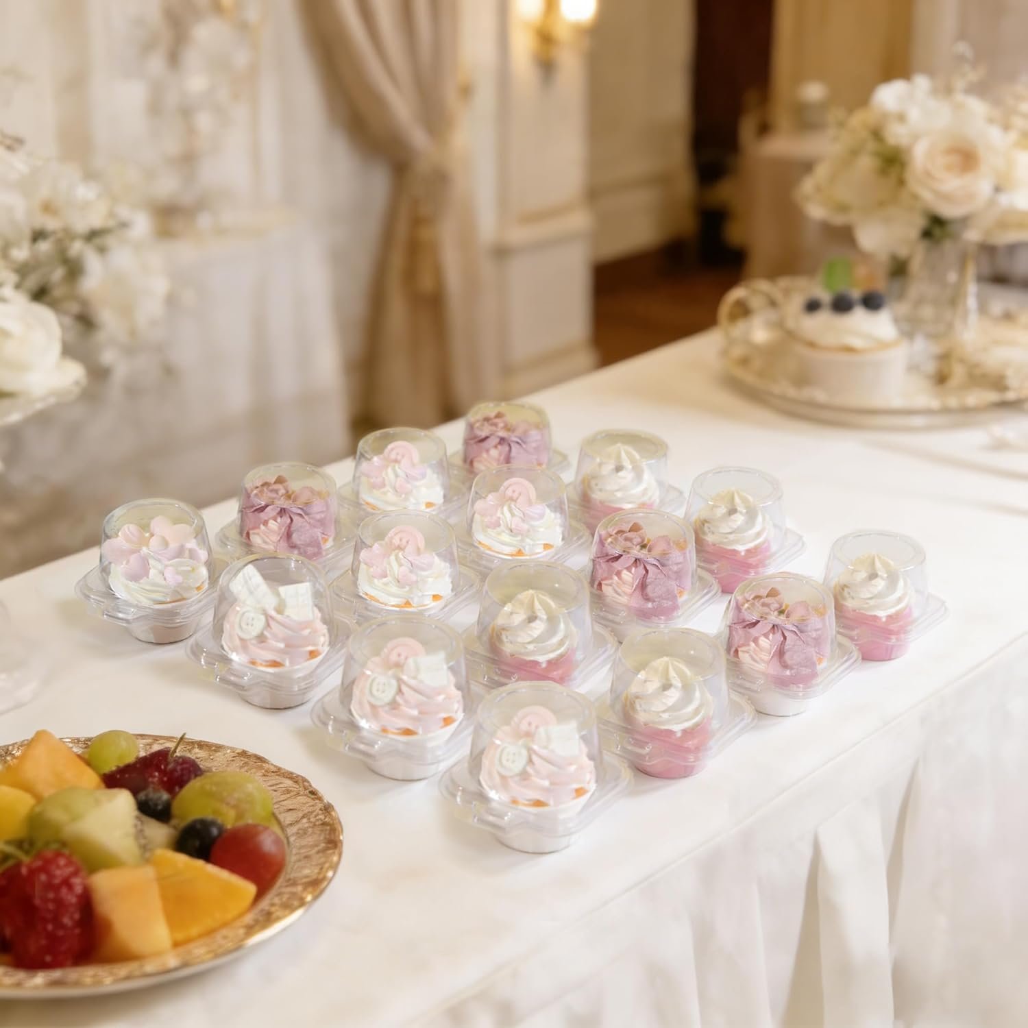 Großhandel 50er Pack individuelle Cupcake Behälter tiefe Kuppel Kunststoff Cupcake Träger OEM Hersteller