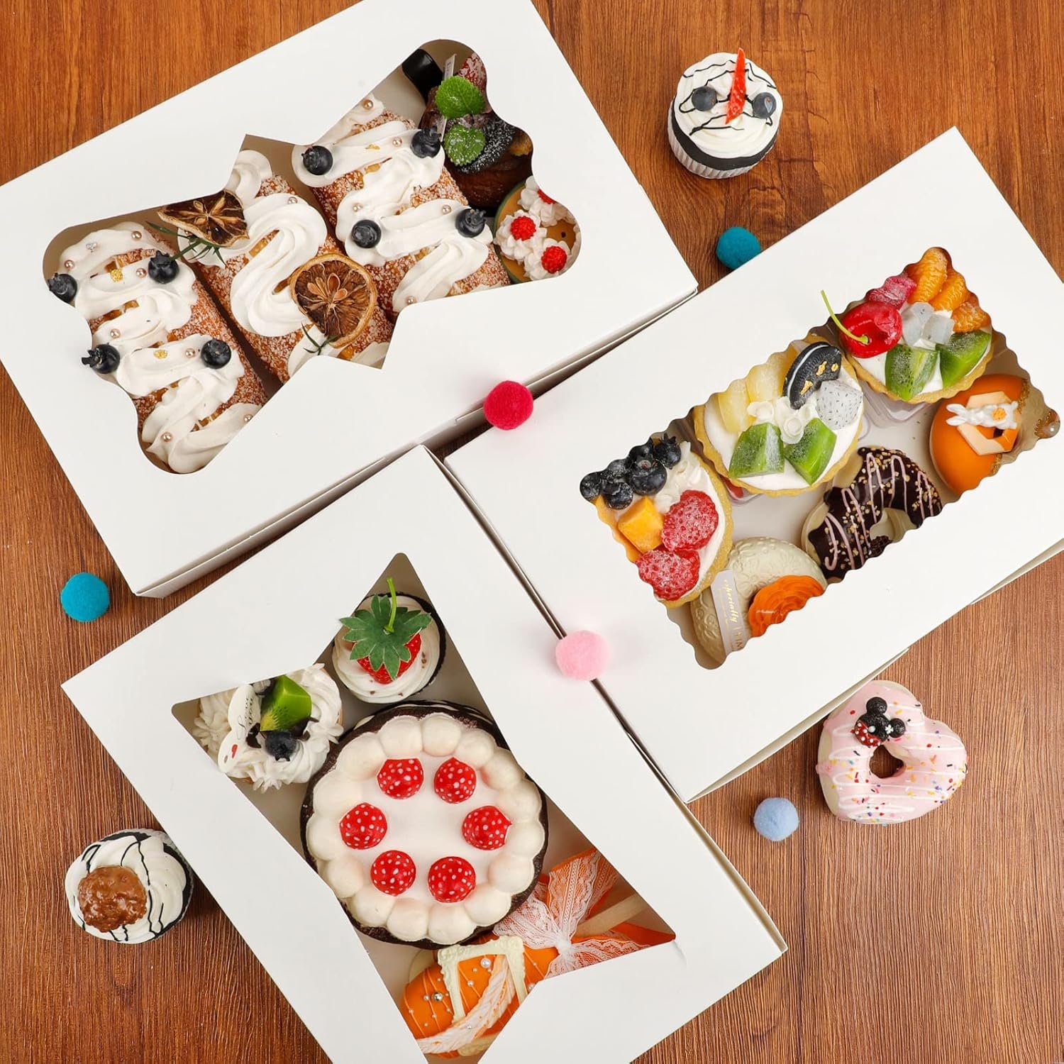 Individuelles Logo auf 48 Stück Backkartons 12x8x2,5 Zoll mit 3 verschiedenen Fenstern für Schokoladenüberzogene Erdbeeren, Desserts, Kekse, ideal für Ihre Eigenmarke – Lieferant für professionelle Verpackungslösungen.