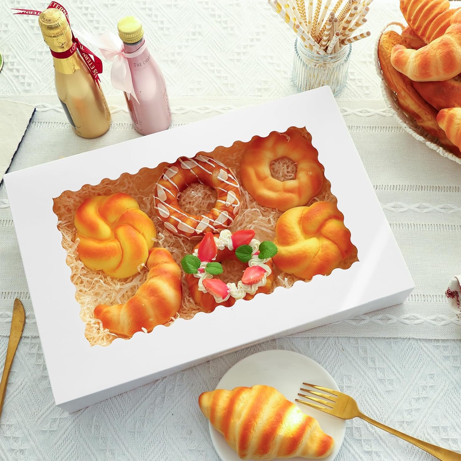 Großhandel 40 Stück große Bäckerei-Boxen 16x11x2,5 Zoll Auto-Popup-Cookie-Boxen mit Fenster für Donuts, Süßigkeiten, Gebäck, Torten, Muffins, mit individuellem Logo erhältlich bei unserem Hersteller.