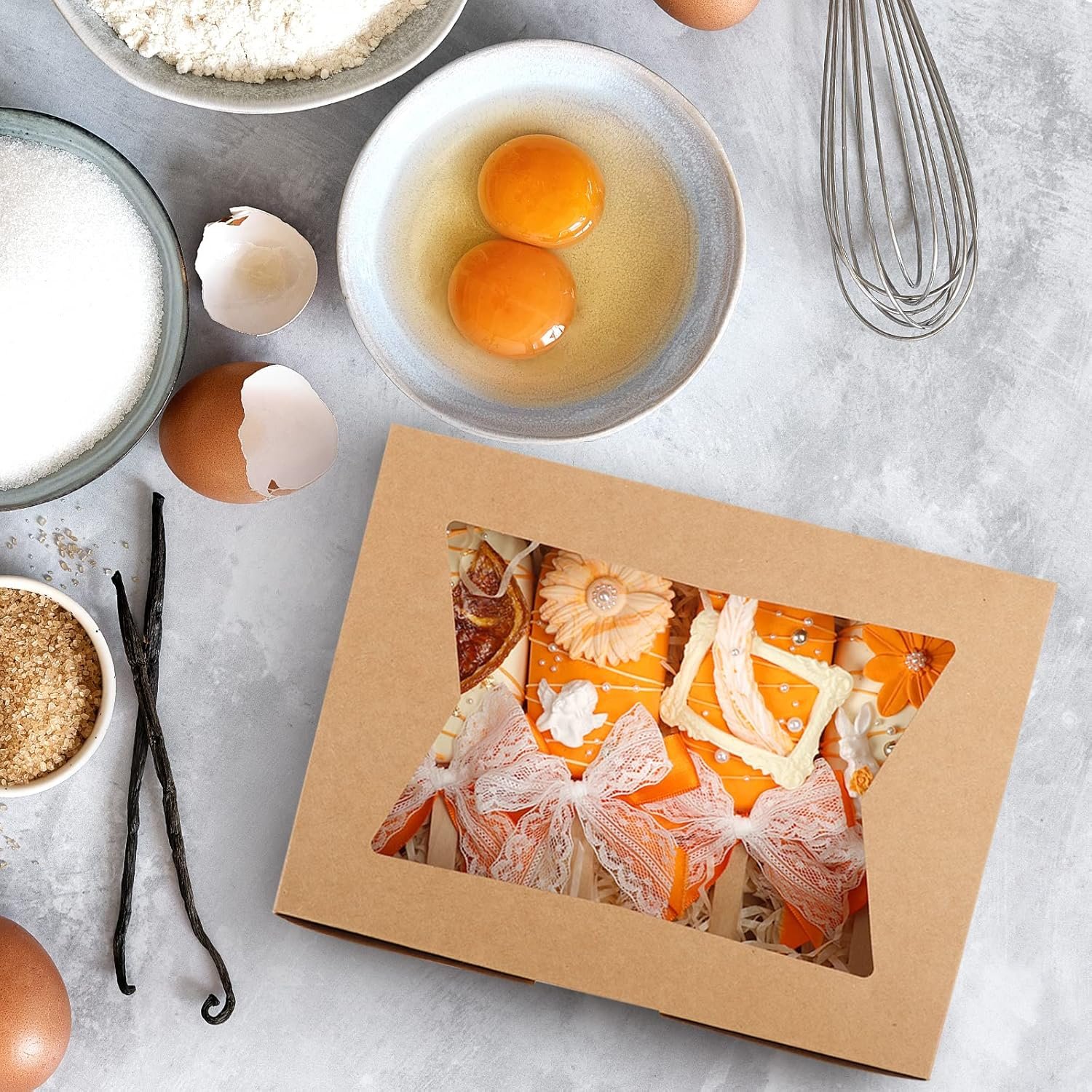 Großhandel 32 Stück Kuchenboxen, 8x6x2,5 cm Backboxen mit Fenster in 3 Stilen für Schokolade, Erdbeeren, Desserts, Donuts, Cupcakes und Muffins, individuell mit Logo, vom Hersteller in Bulk.