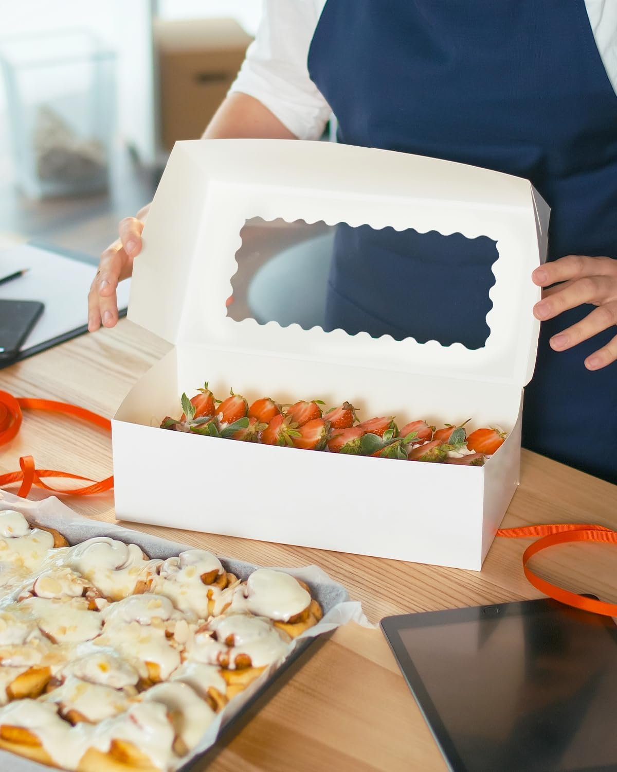 Großmenge weiße Pop-up Keksboxen mit Sichtfenster 12x5,5x2,5 Zoll OEM 30 Stk. Lieferant für Macarons Kekse Gebäck