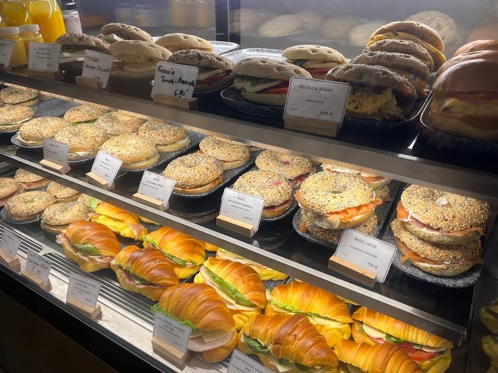 Ein Blick in Hamburgs Café-Welt: Café Irma Erfahrungen und Experten-Einblicke