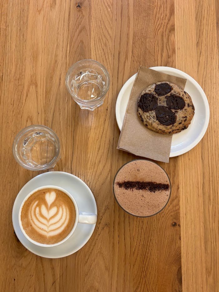 Ist cafe neundrei in Berlin einen Besuch wert? Ehrliche Erfahrungen & Testbericht