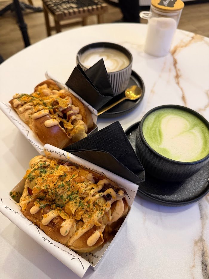 Die blumigen Highlights im viervorneun Flower Boutique Café x429: Ehrlicher Testbericht aus Frankfurt am Main