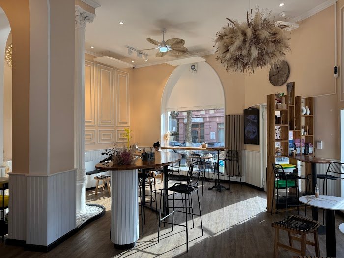 Die blumigen Highlights im viervorneun Flower Boutique Café x429: Ehrlicher Testbericht aus Frankfurt am Main