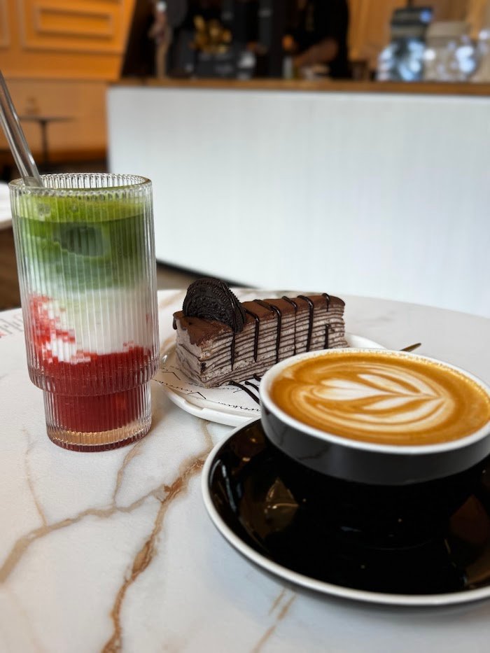 Die blumigen Highlights im viervorneun Flower Boutique Café x429: Ehrlicher Testbericht aus Frankfurt am Main