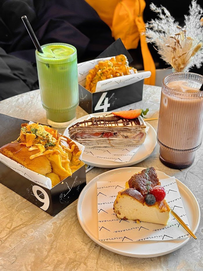 Die blumigen Highlights im viervorneun Flower Boutique Café x429: Ehrlicher Testbericht aus Frankfurt am Main