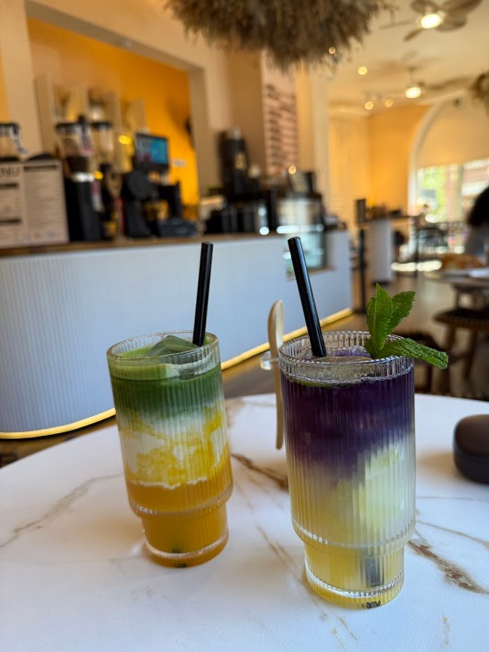 Die blumigen Highlights im viervorneun Flower Boutique Café x429: Ehrlicher Testbericht aus Frankfurt am Main