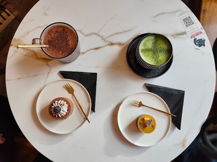 Die blumigen Highlights im viervorneun Flower Boutique Café x429: Ehrlicher Testbericht aus Frankfurt am Main