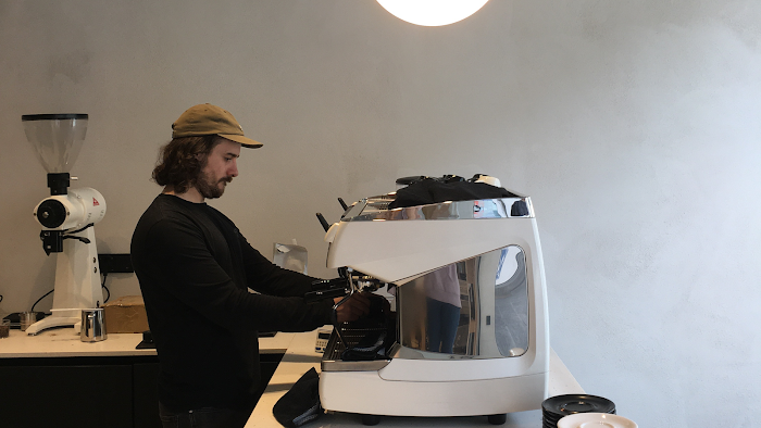 Die Kaffeeszene in Frankfurt am Main: drei kaffeebar Erfahrungen & Experten-Einblicke