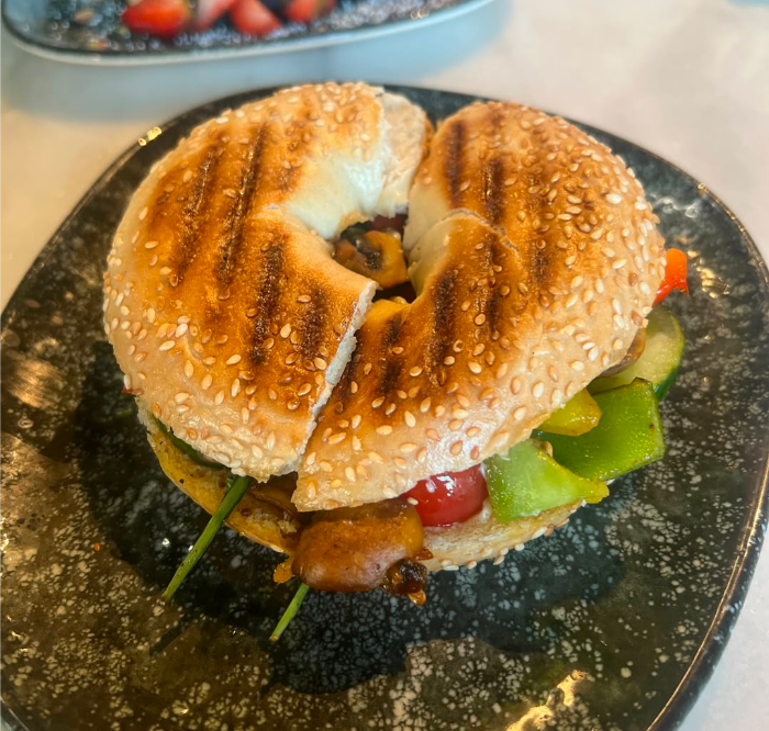 Die besten Geheimtipps von Enzo's Café Berlin: Ein ehrlicher Testbericht aus Berlin