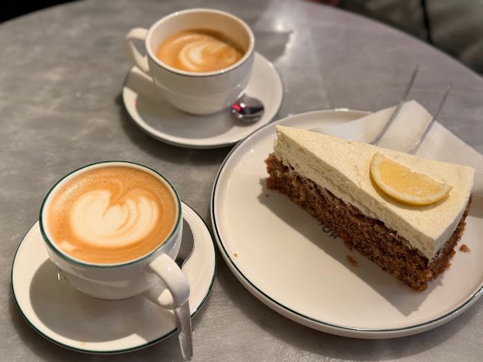 Ehrlicher Testbericht: Wine & Coffee House (Café, Bar & Spirituosengeschäft) in Berlin, Deutschland – Ein Blick hinter die Kulissen