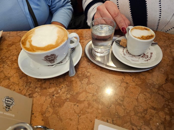 Cafe Ana Frankfurt am Main: Ehrliche Erfahrungen und Experten-Einblicke