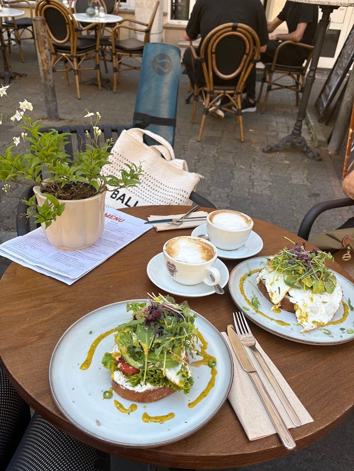 Cafe Ana Frankfurt am Main: Ehrliche Erfahrungen und Experten-Einblicke